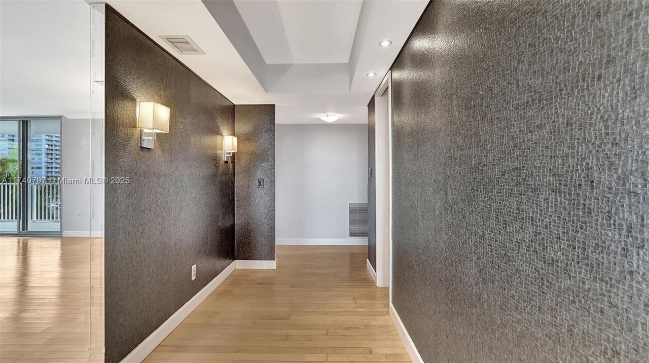 2801 NE 183rd St, Unit 517W, Aventura, FL 33160 Photo