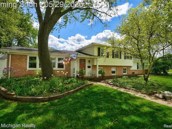 1 Sunburst Court, Frankenmuth, MI 48734