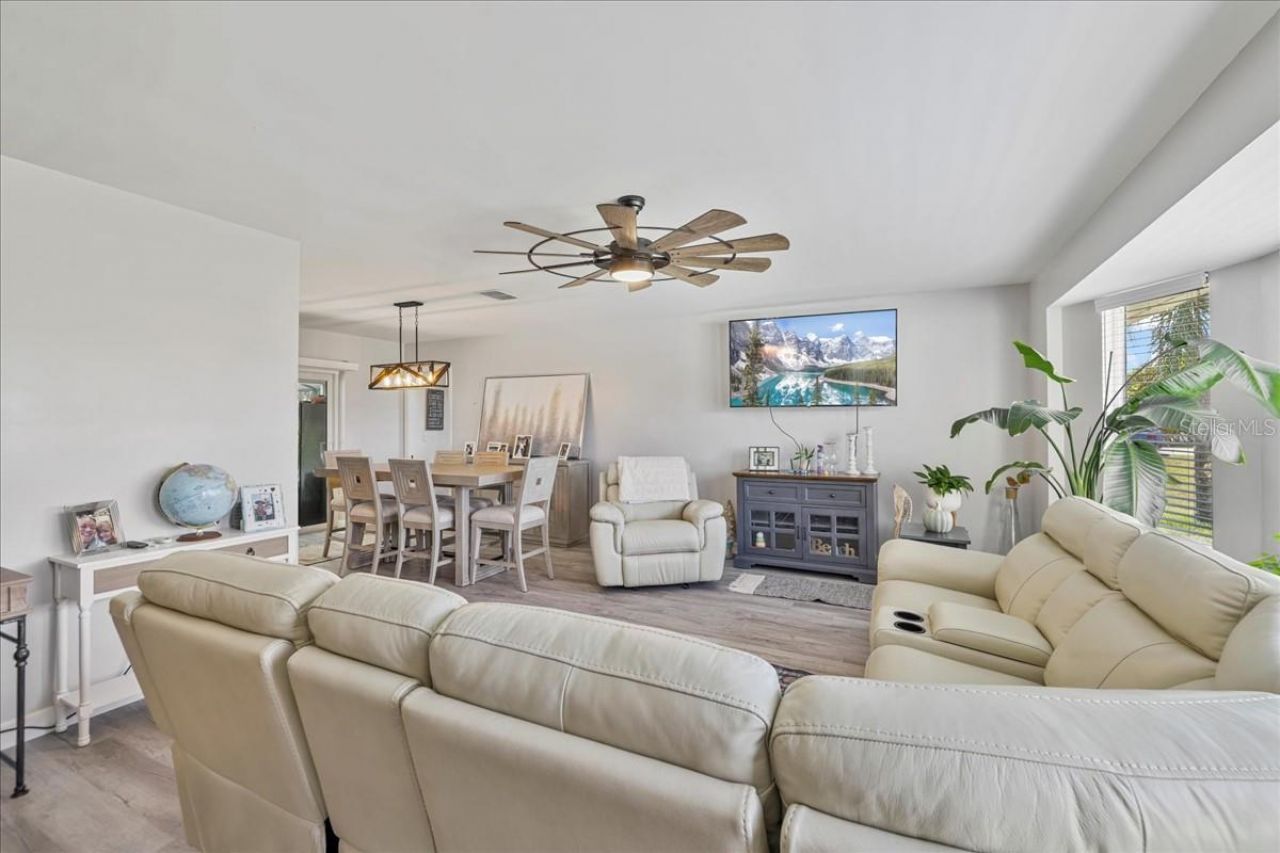 206 SE 45th Terrace, Cape Coral, FL 33904 Photo