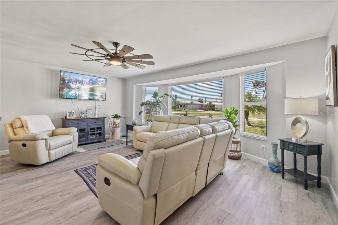 206 SE 45th Terrace, Cape Coral, FL 33904 Photo