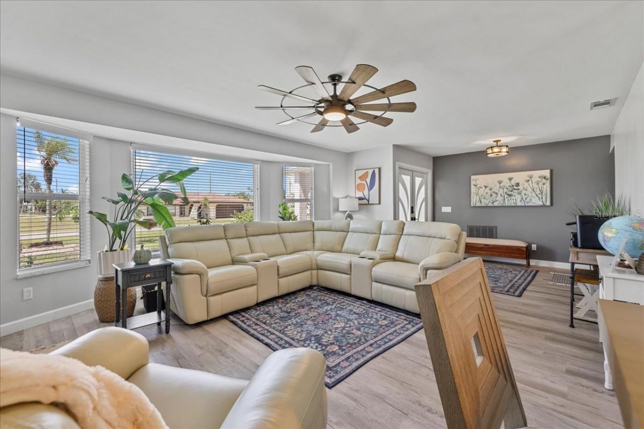 206 SE 45th Terrace, Cape Coral, FL 33904 Photo