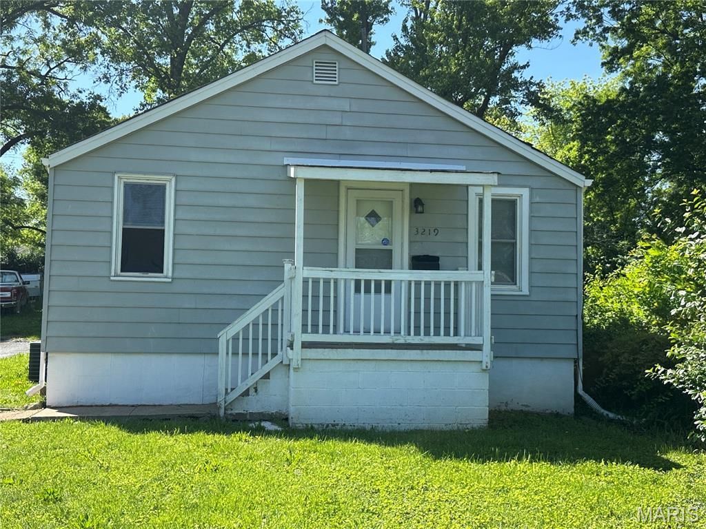 3219 Royalton Avenue, Saint Louis, MO 63114 Main Photo