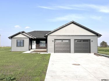 290 N 19th Street, Geneva, NE 68361