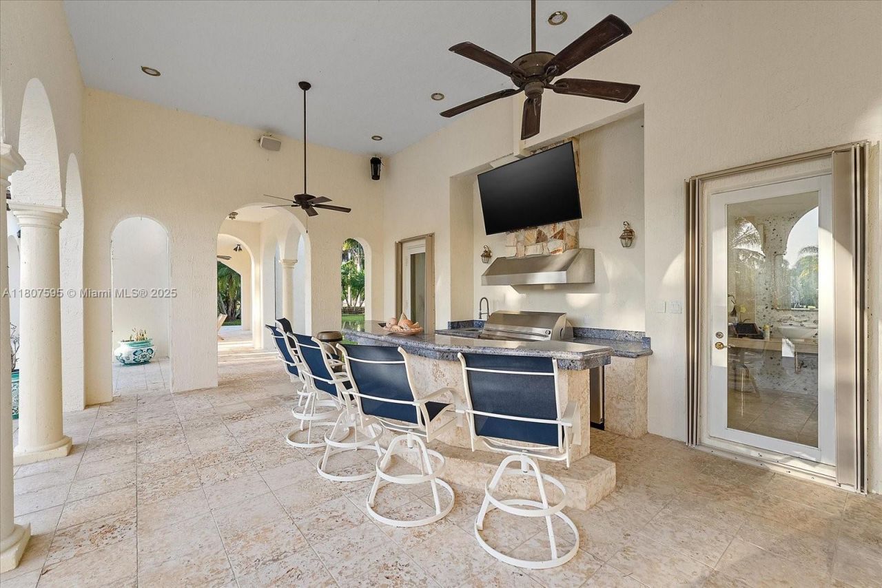 18451 SW 158th St, Miami, FL 33187 Photo