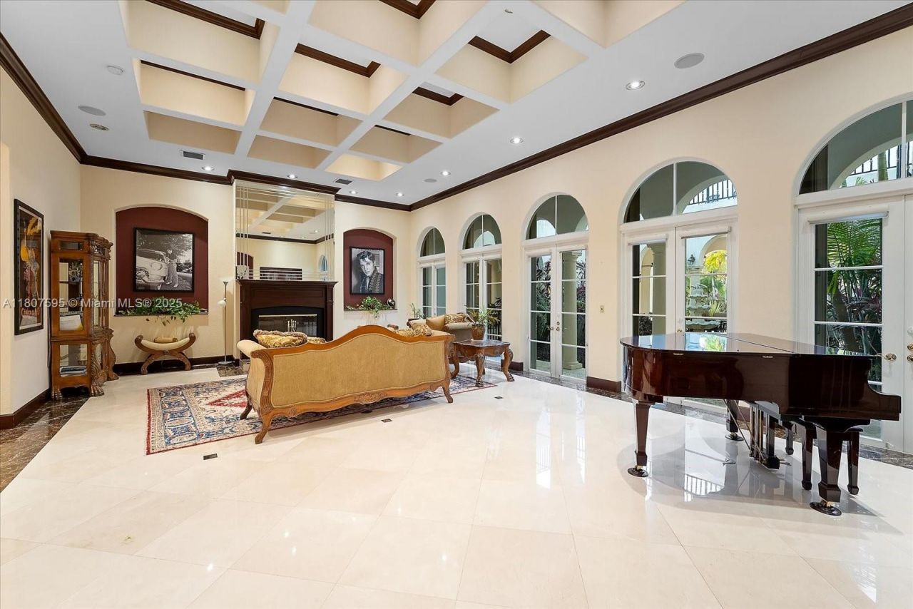 18451 SW 158th St, Miami, FL 33187 Photo