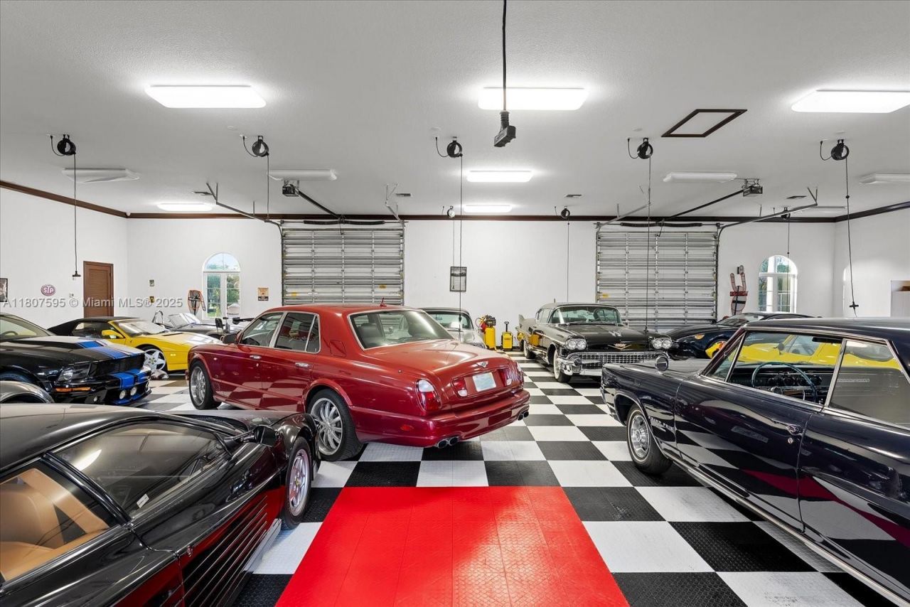 18451 SW 158th St, Miami, FL 33187 Photo