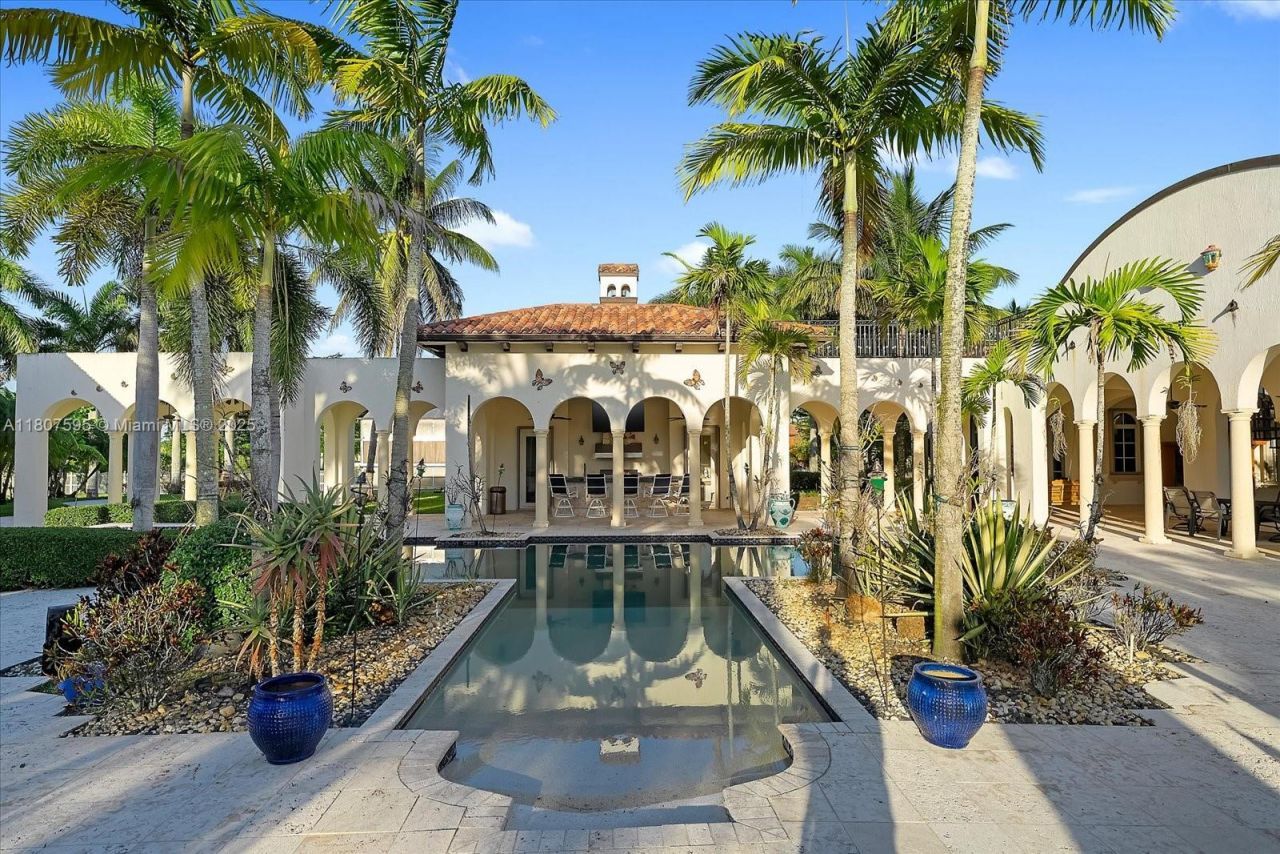 18451 SW 158th St, Miami, FL 33187 Photo