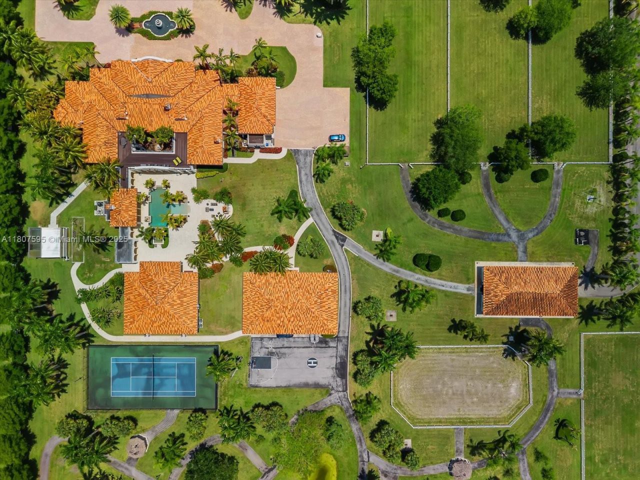 18451 SW 158th St, Miami, FL 33187 Photo