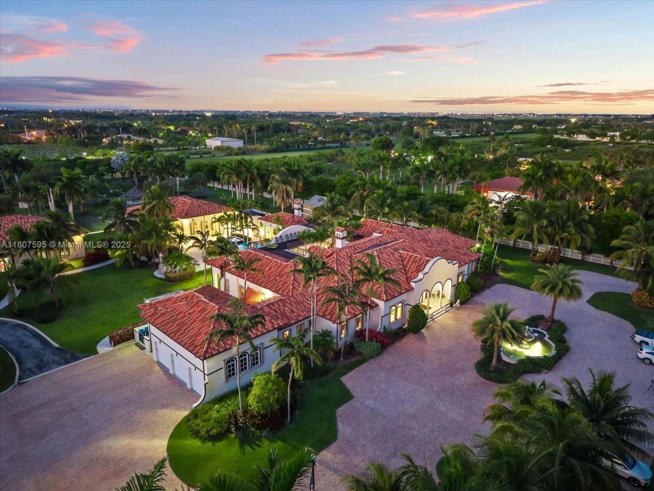 18451 SW 158th St, Miami, FL 33187 Photo