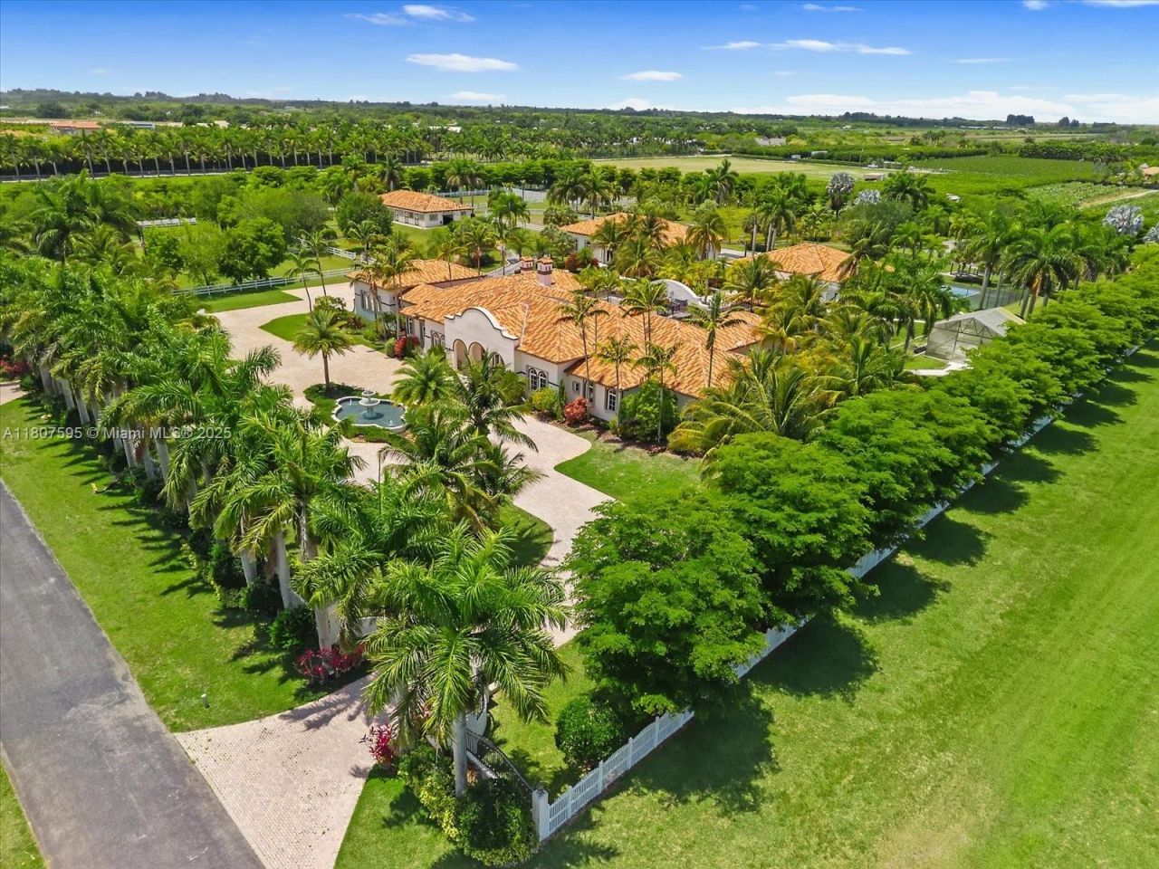 18451 SW 158th St, Miami, FL 33187 Photo