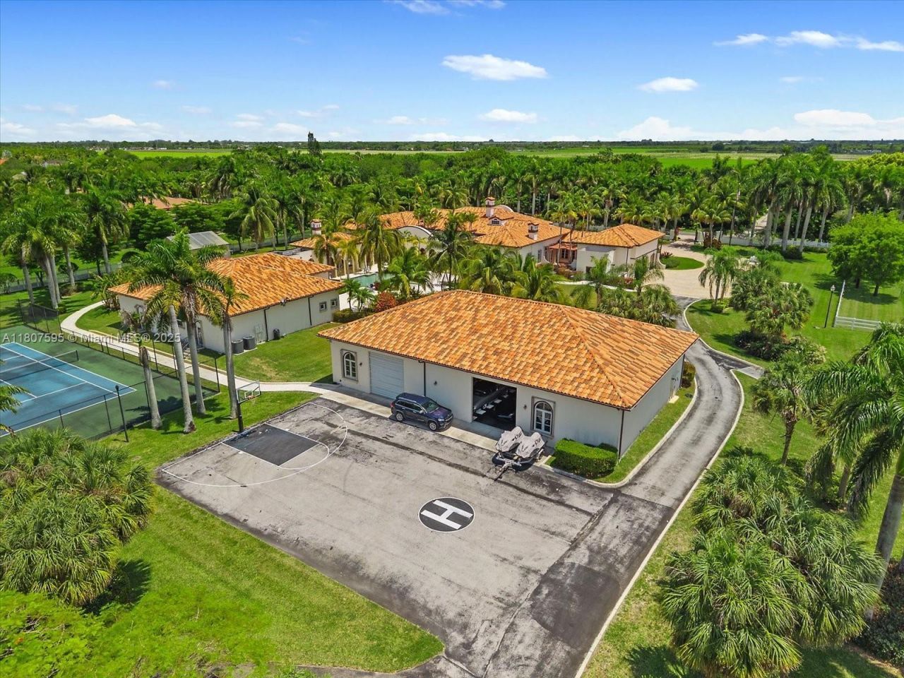 18451 SW 158th St, Miami, FL 33187 Photo