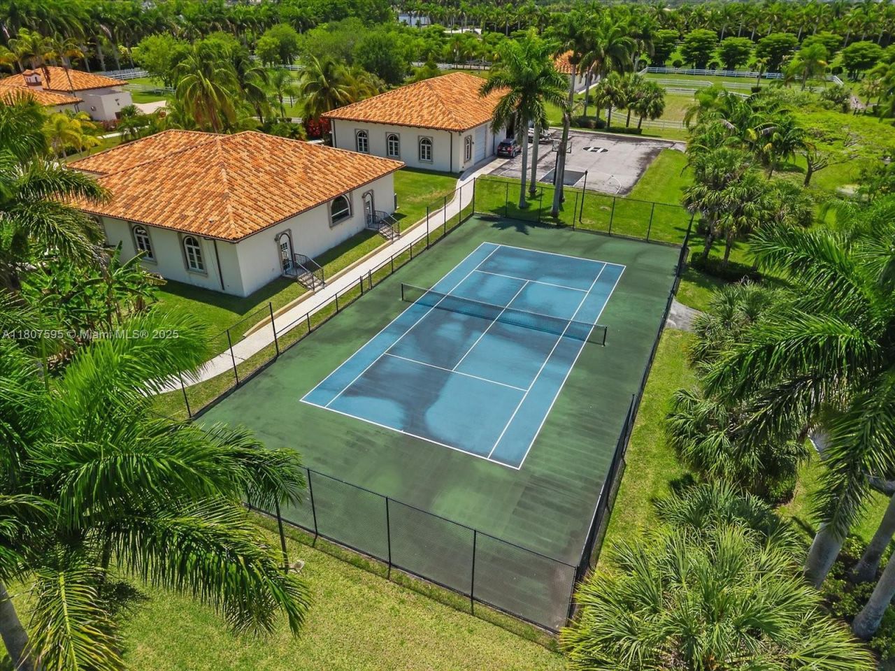 18451 SW 158th St, Miami, FL 33187 Photo