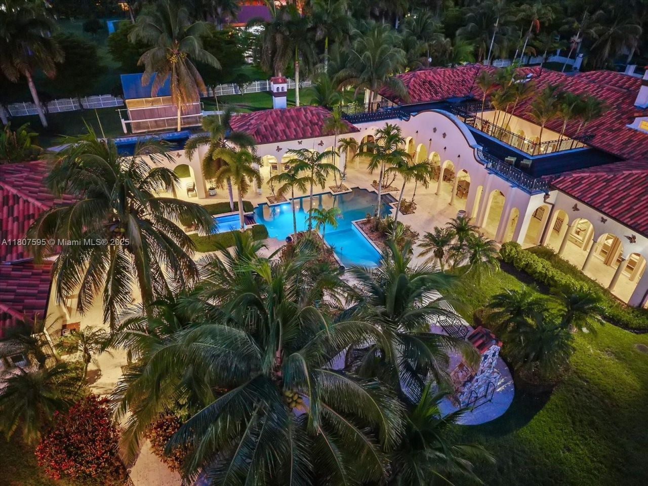 18451 SW 158th St, Miami, FL 33187 Photo