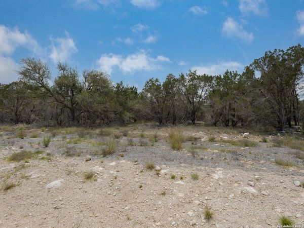1020 PRISTINE TRL, Canyon Lake, TX 78133
