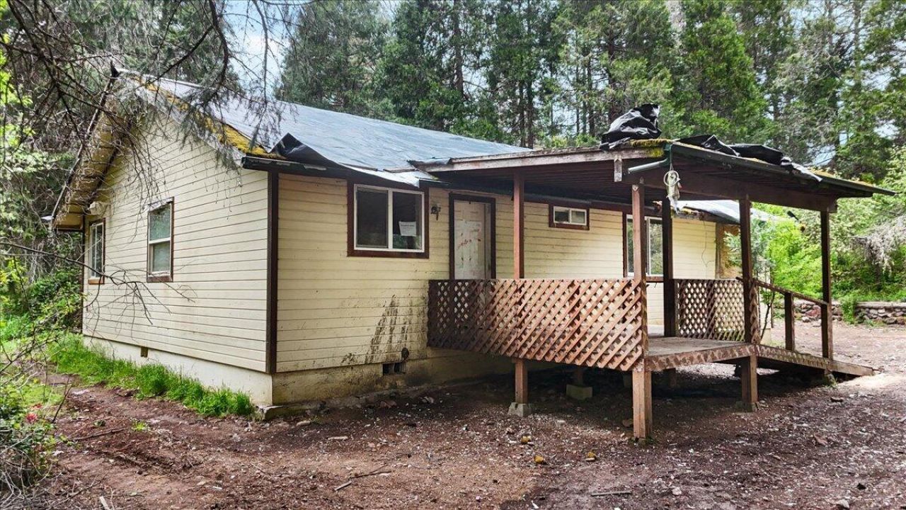 9020 Elk Creek Road, Trail, OR 97541 Main Photo