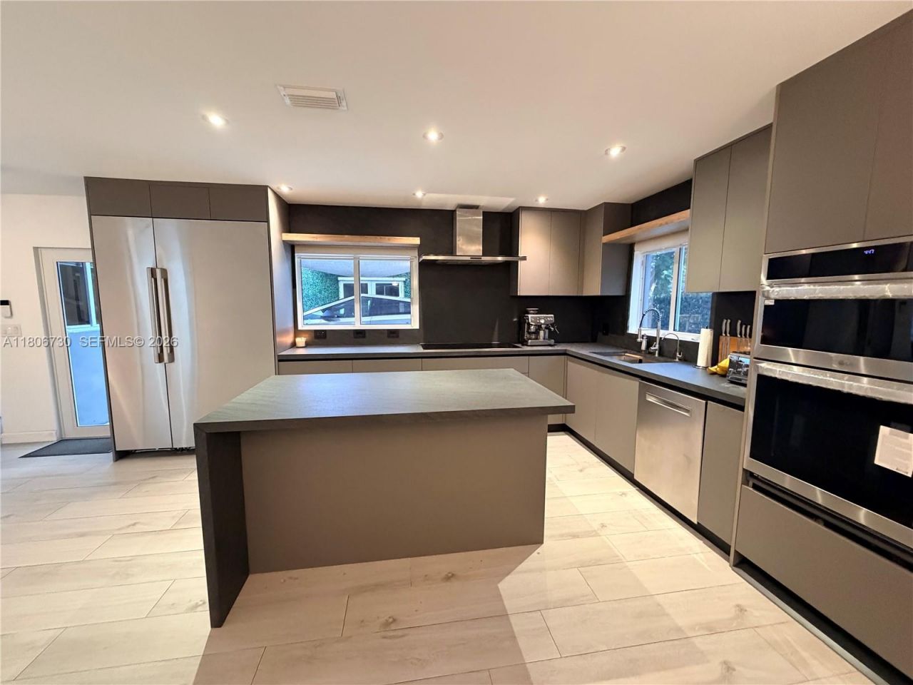 5943 SW 62nd St, South Miami, FL 33143 Photo