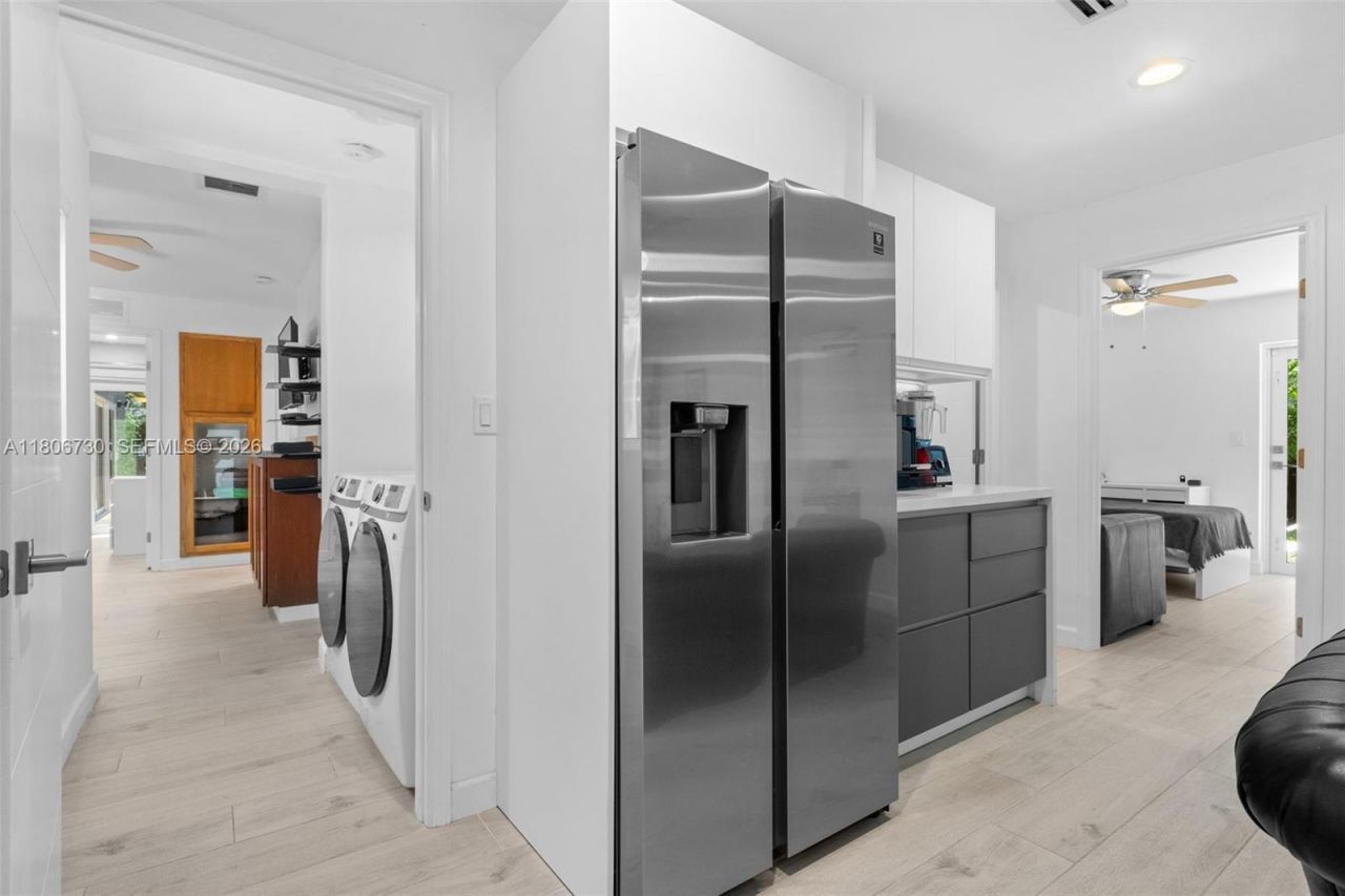 5943 SW 62nd St, South Miami, FL 33143 Photo