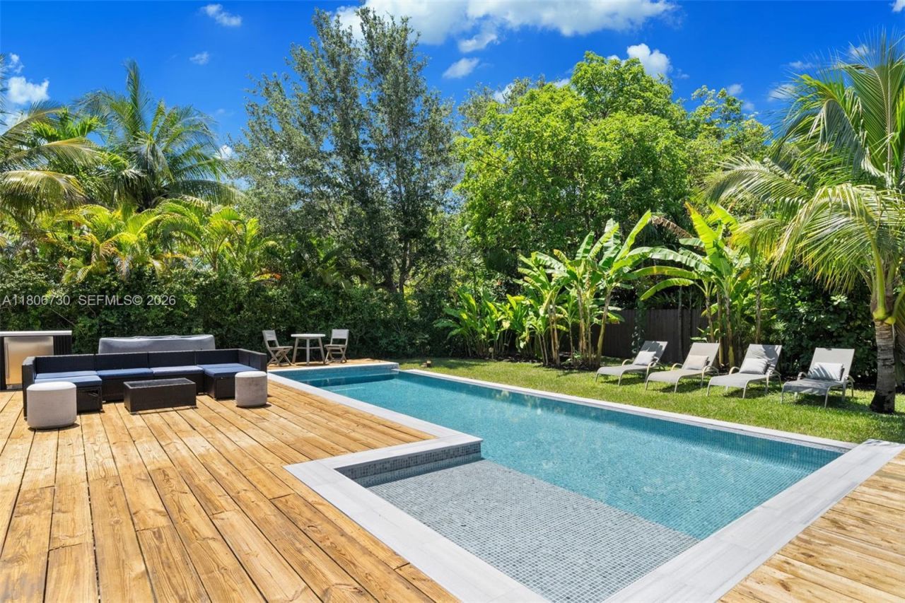 5943 SW 62nd St, South Miami, FL 33143 Photo