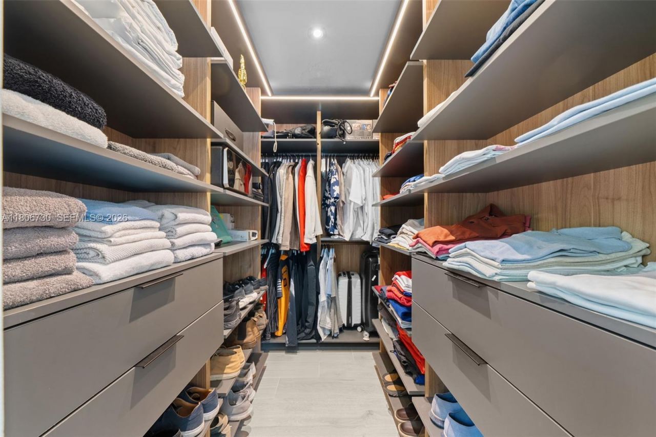 5943 SW 62nd St, South Miami, FL 33143 Photo