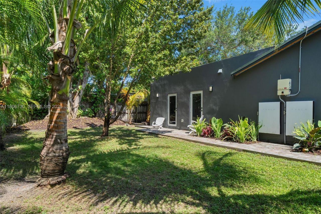 5943 SW 62nd St, South Miami, FL 33143 Photo