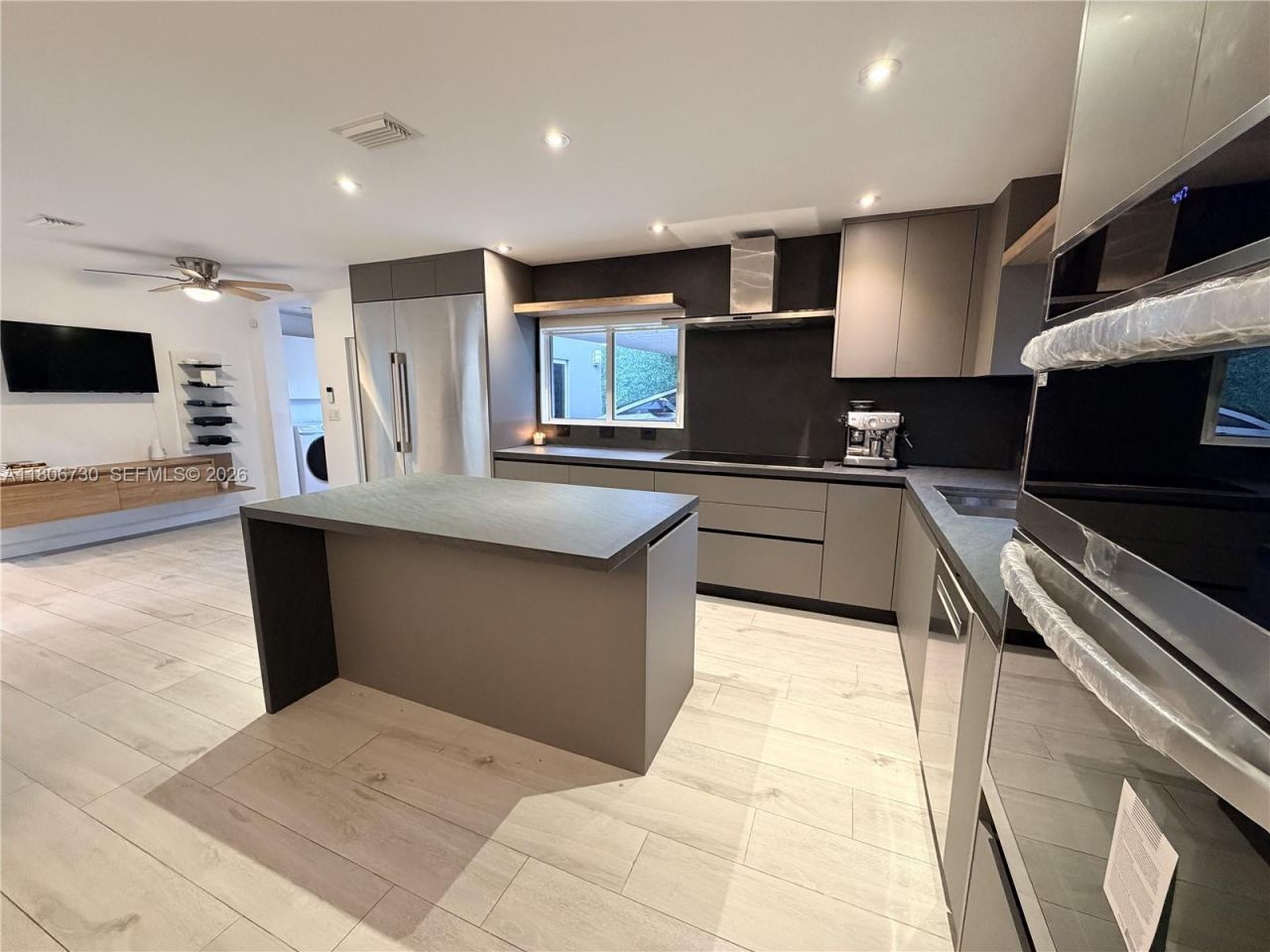 5943 SW 62nd St, South Miami, FL 33143 Photo