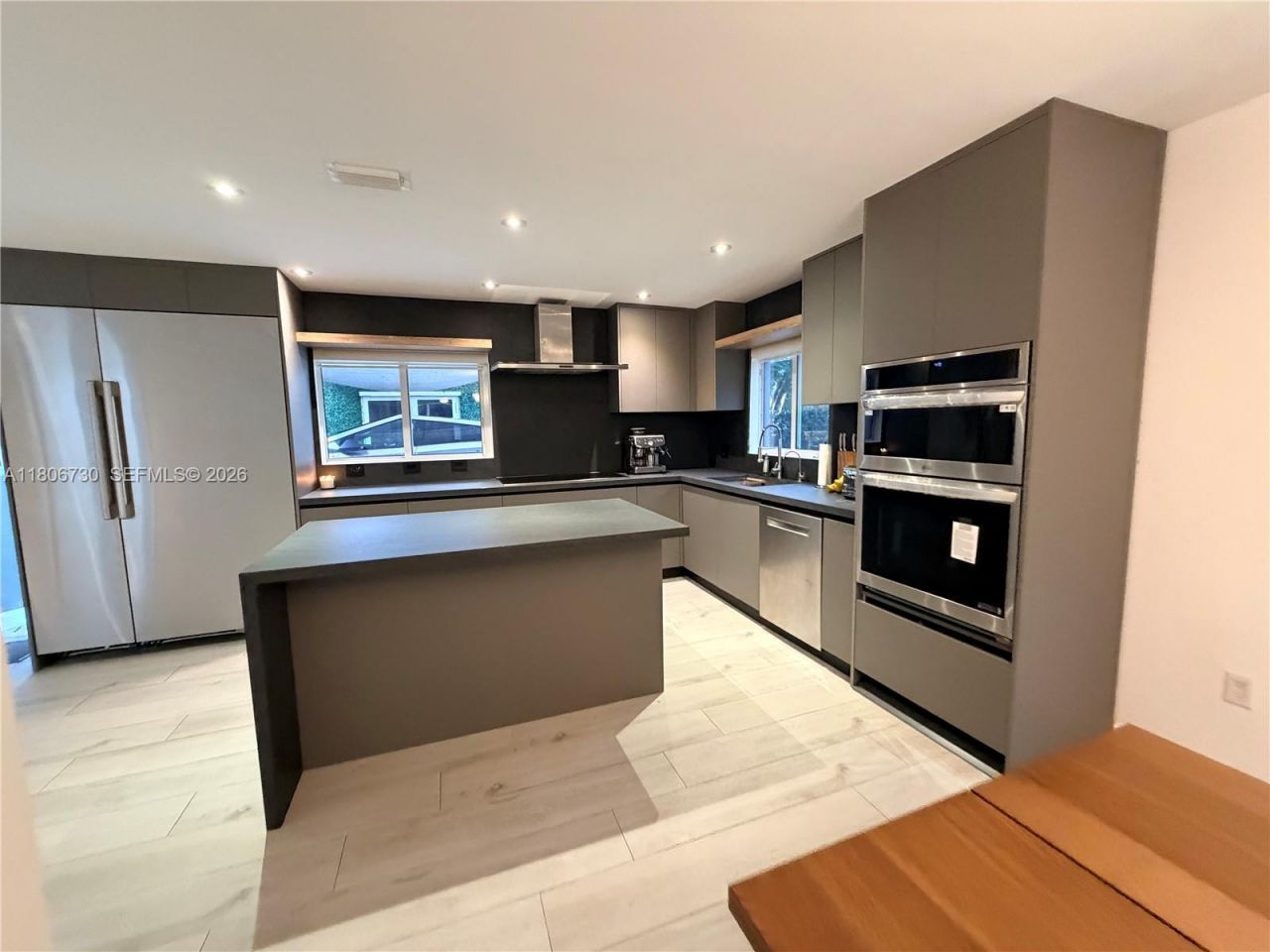 5943 SW 62nd St, South Miami, FL 33143 Photo