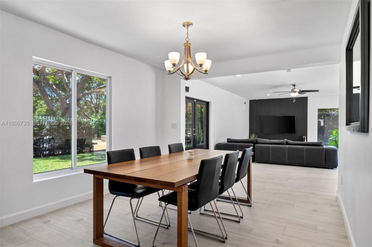 5943 SW 62nd St, South Miami, FL 33143 Photo