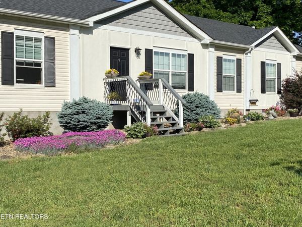 318 Deer Trail Drive, Dandridge, TN 37725