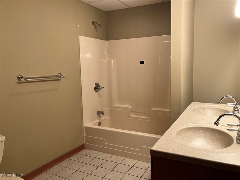 1254 Maxfli Drive, Akron, OH 44312 Photo 32