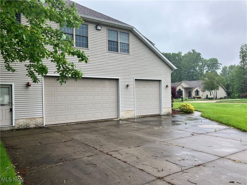 1254 Maxfli Drive, Akron, OH 44312 Photo 5