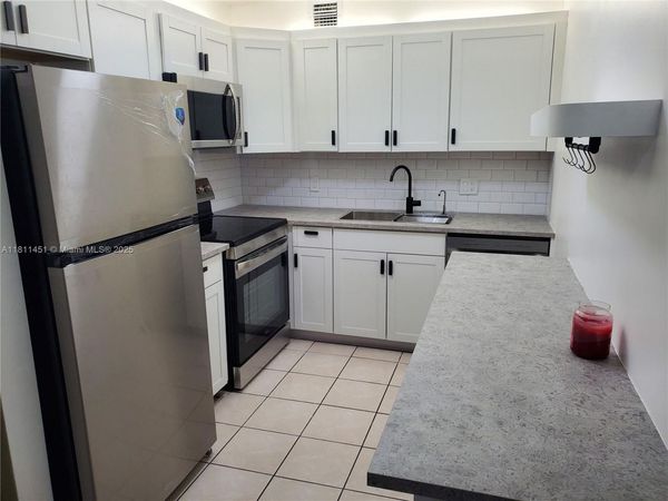 800 SW 131st Ave, Unit 113F, Pembroke Pines, FL 33027