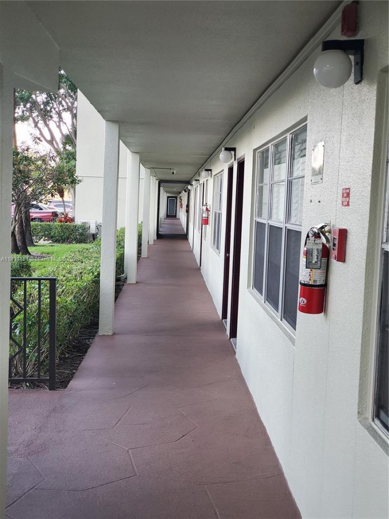 800 SW 131st Ave, Unit 113F, Pembroke Pines, FL 33027 Photo