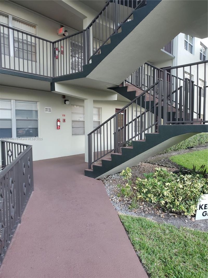 800 SW 131st Ave, Unit 113F, Pembroke Pines, FL 33027 Photo