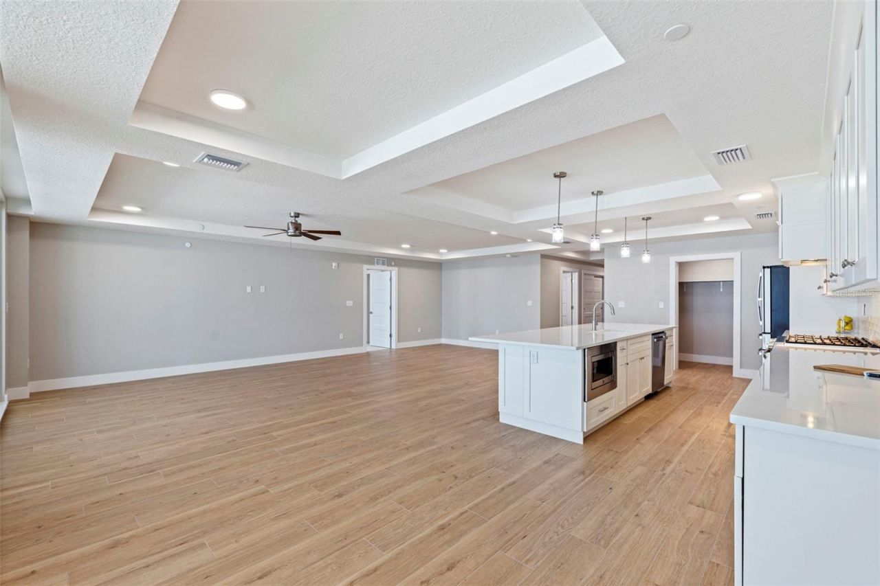 14048 Gulf Boulevard, Unit 201, Madeira Beach, FL 33708 Photo