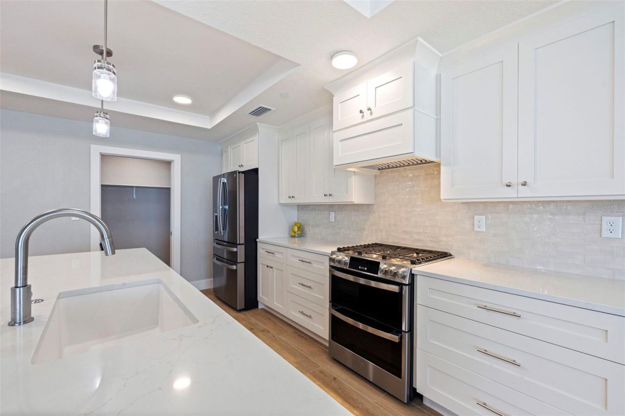 14048 Gulf Boulevard, Unit 201, Madeira Beach, FL 33708 Photo