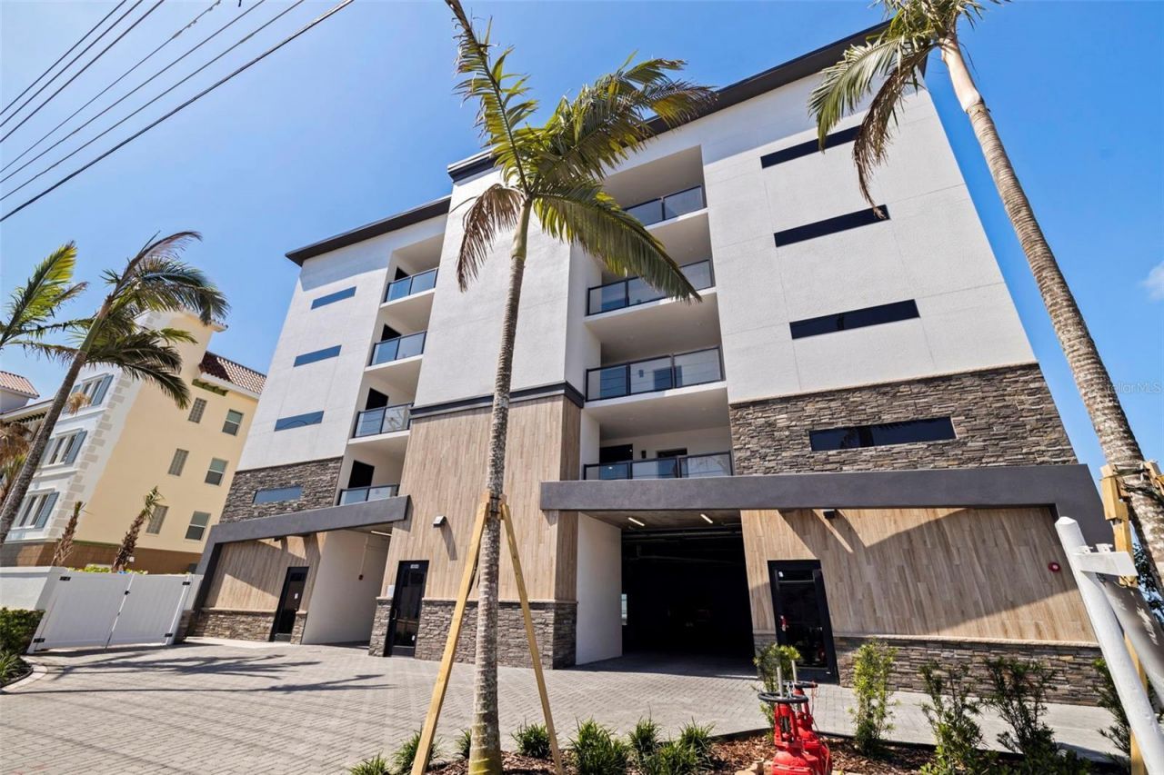 14048 Gulf Boulevard, Unit 201, Madeira Beach, FL 33708 Photo