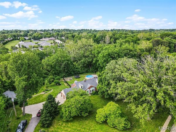 2801 Eldon Avenue, Maryland Heights, MO 63043