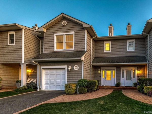 9 Ocean Watch Court, Freeport, NY 11520