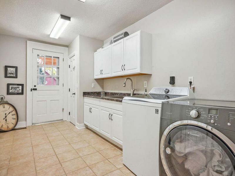 1444 Blue Jay Road, Heath, OH 43056 Photo 17