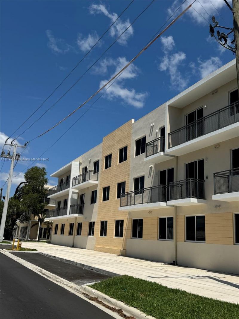 1010 SW 69th Ave, Unit 212, Miami, FL 33144 Photo