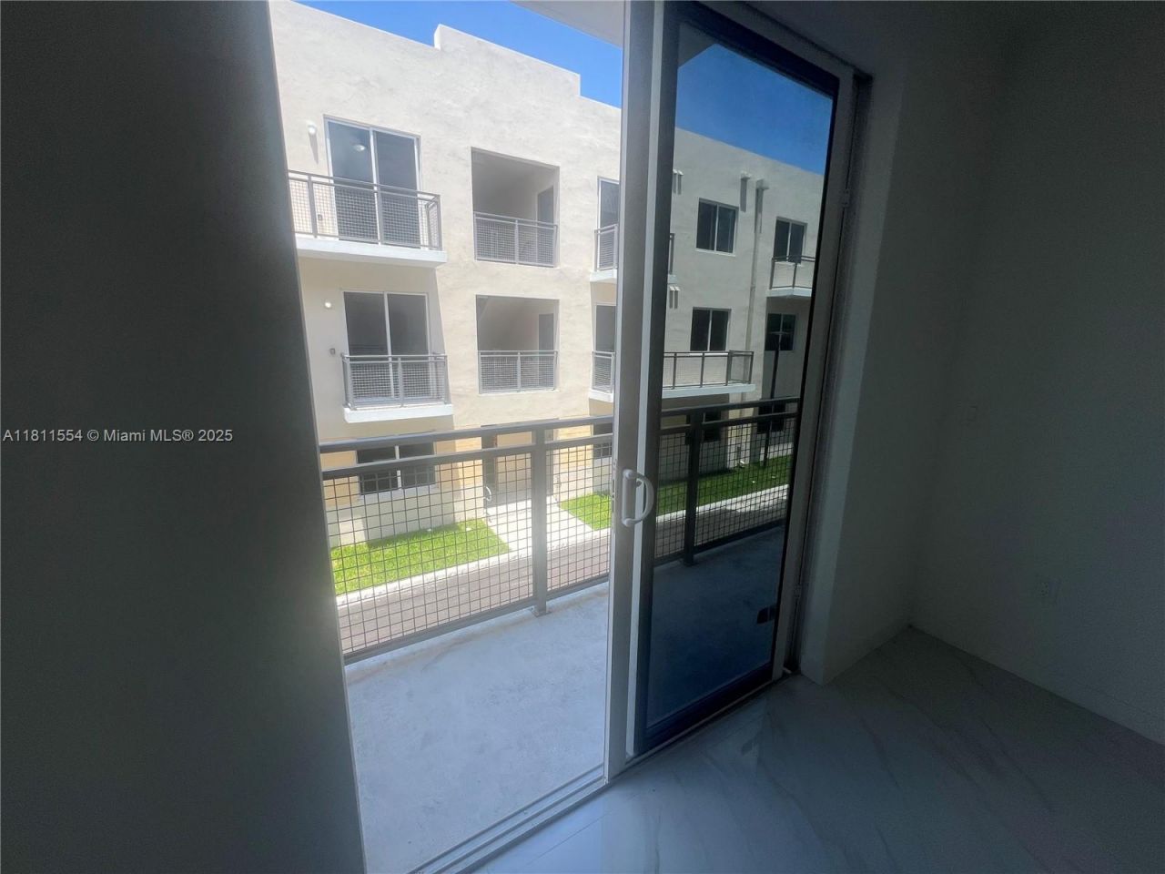 1010 SW 69th Ave, Unit 212, Miami, FL 33144 Photo