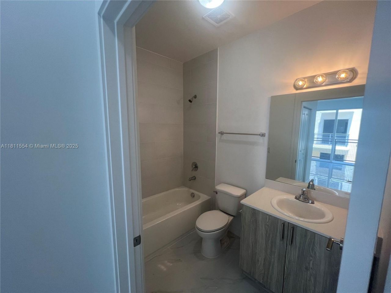 1010 SW 69th Ave, Unit 212, Miami, FL 33144 Photo