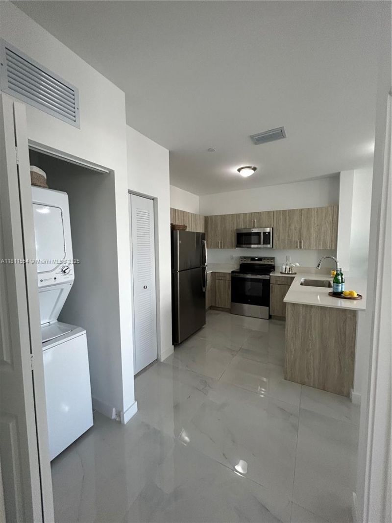 1010 SW 69th Ave, Unit 212, Miami, FL 33144 Photo
