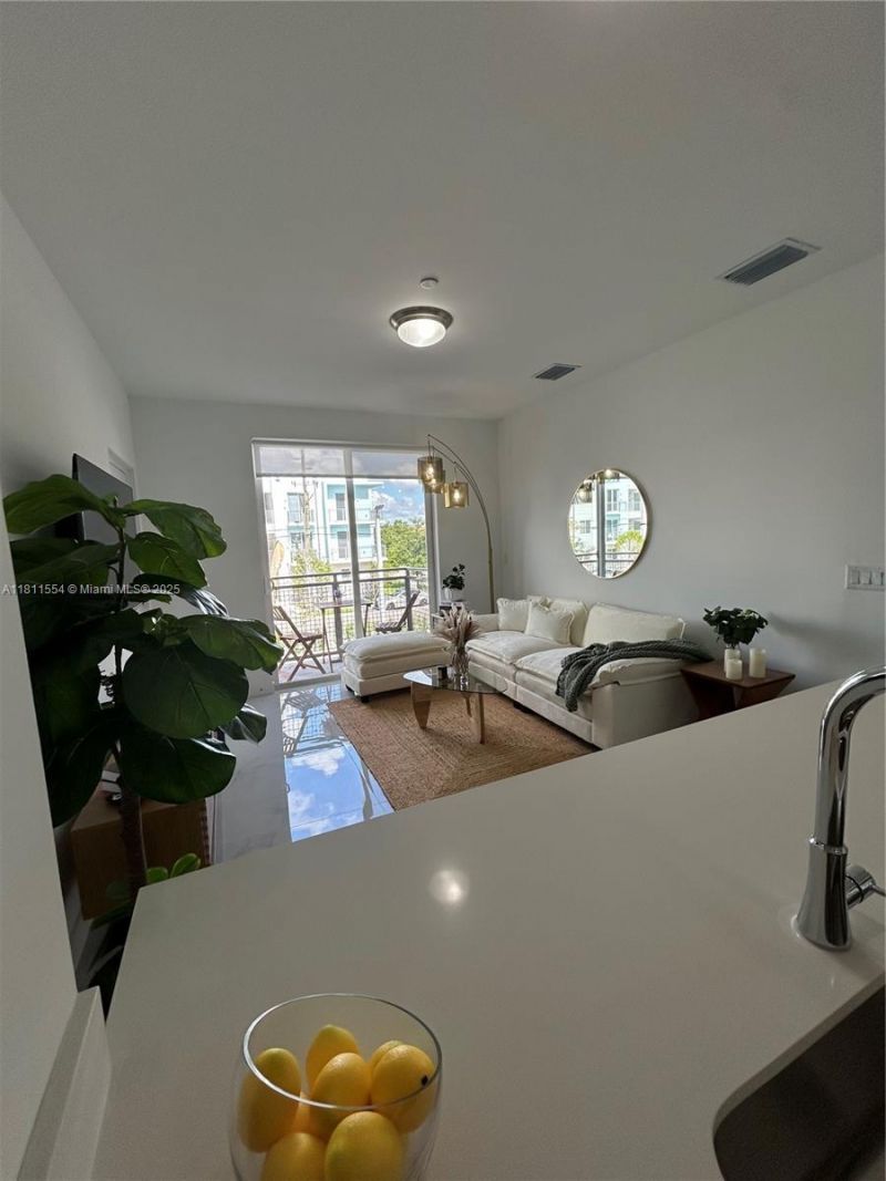 1010 SW 69th Ave, Unit 212, Miami, FL 33144 Photo