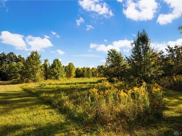 4245 W Wenger Road, Clayton, OH 45315