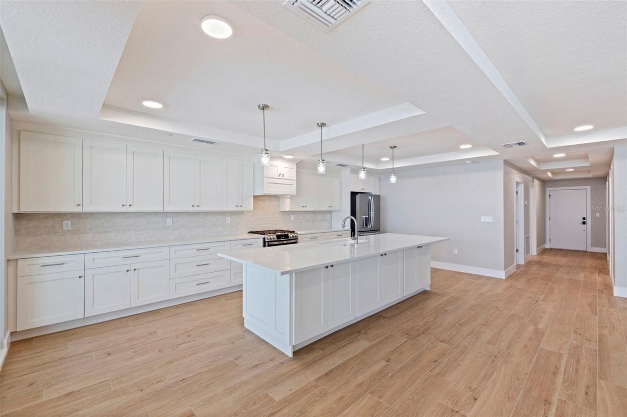 14048 Gulf Boulevard, Unit 302, Madeira Beach, FL 33708 Photo