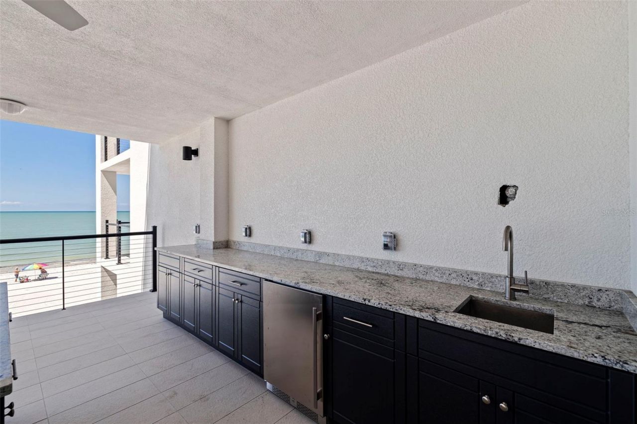 14048 Gulf Boulevard, Unit 302, Madeira Beach, FL 33708 Photo