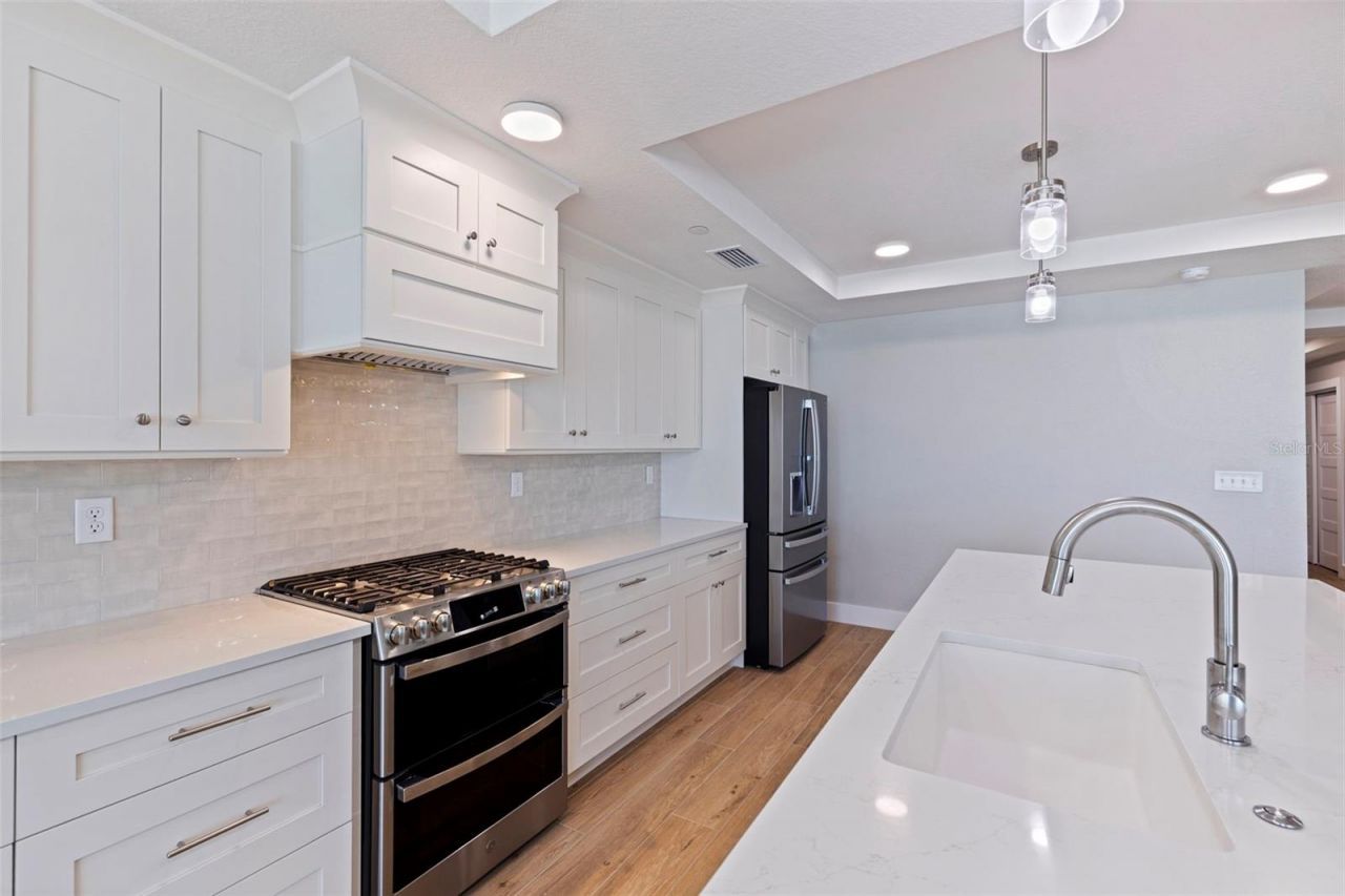 14048 Gulf Boulevard, Unit 302, Madeira Beach, FL 33708 Photo
