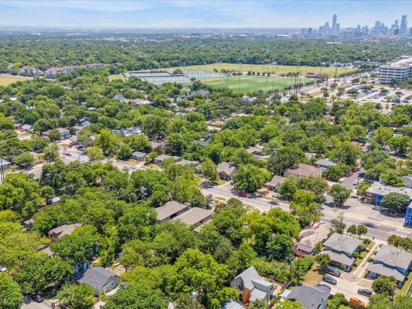 700 W North Loop BLVD, Austin, TX 78751