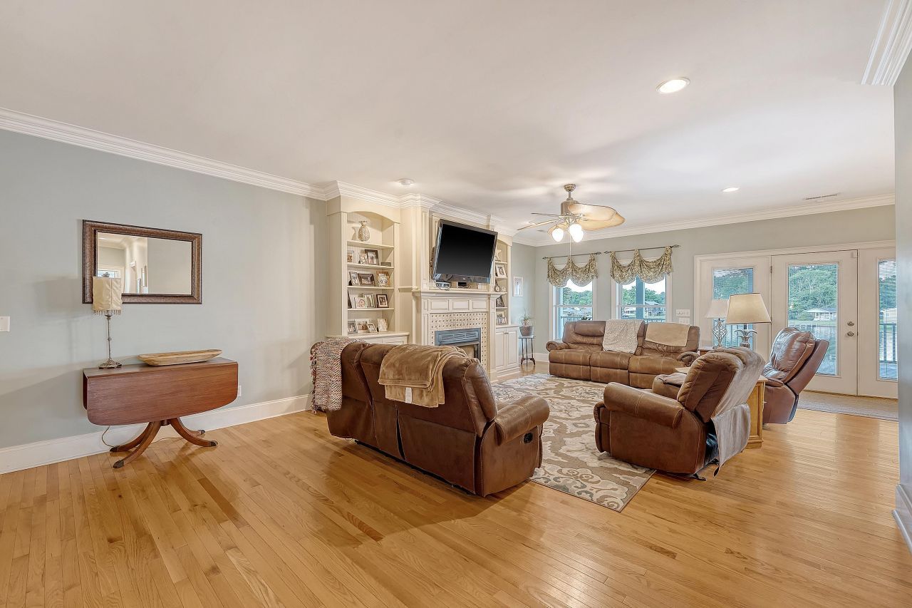 2039 Lake Marion Shores Road Photo 10